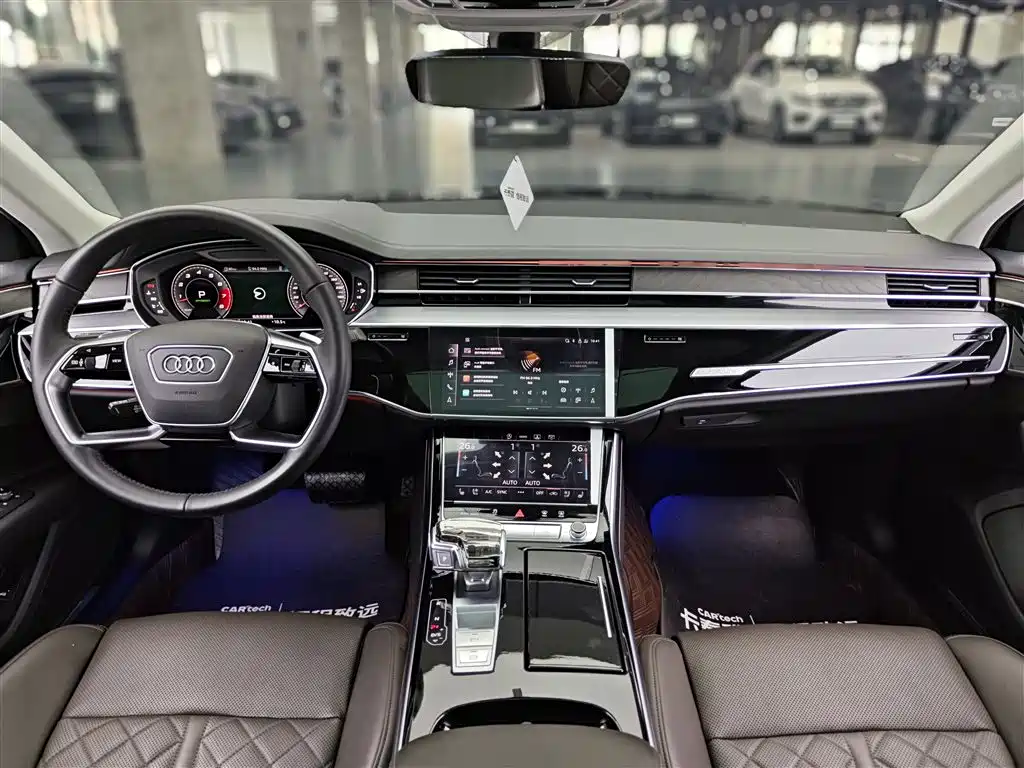 AUDI A8