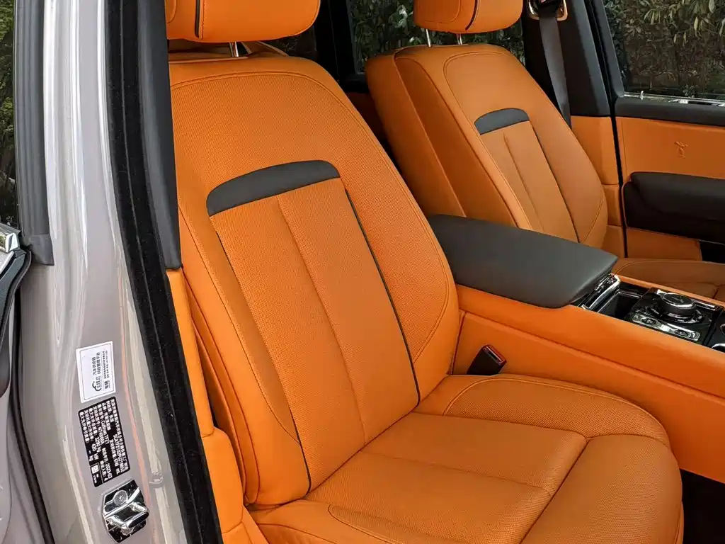 Rolls-Royce Cullinan — миниатюра 21