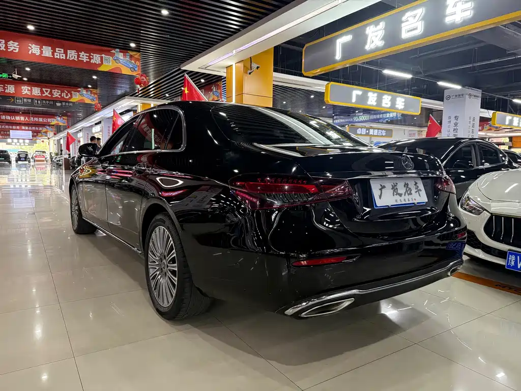 Mercedes-Benz E-Class — миниатюра 9