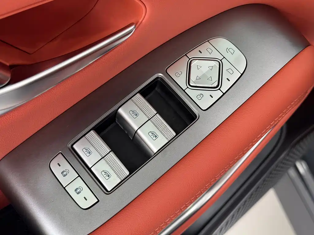 BYD Дон Л. — миниатюра 18