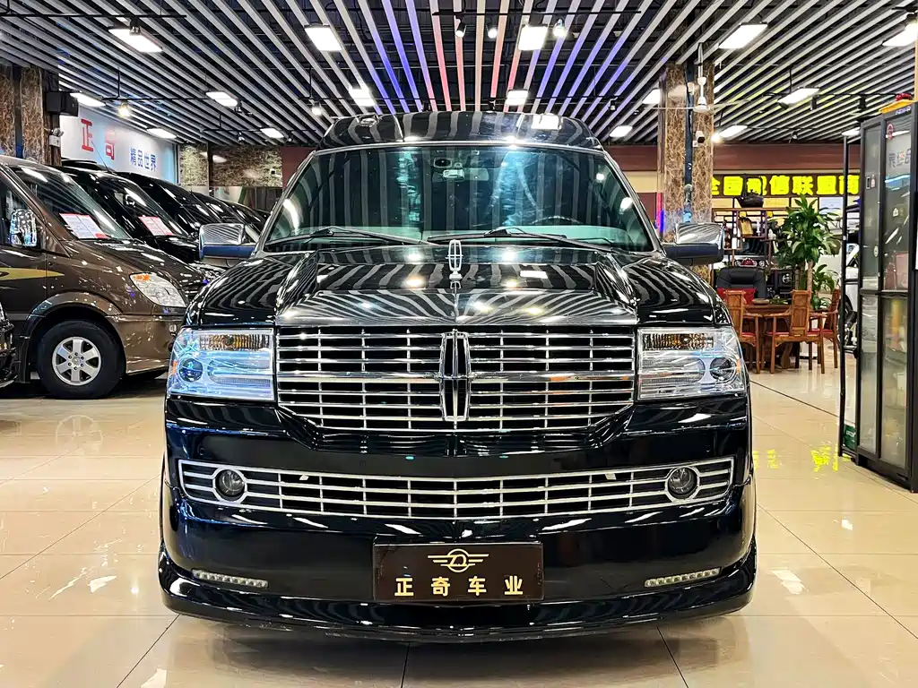 Lincoln Navigator — миниатюра 2