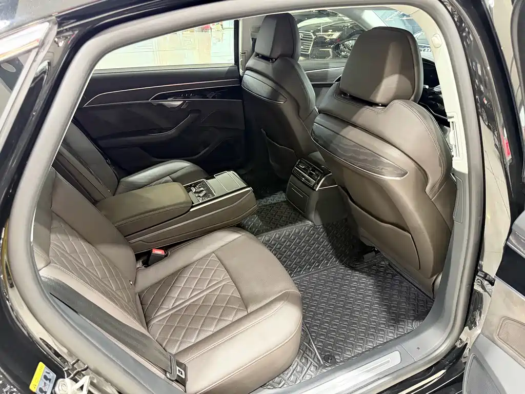 Audi A8 — миниатюра 7