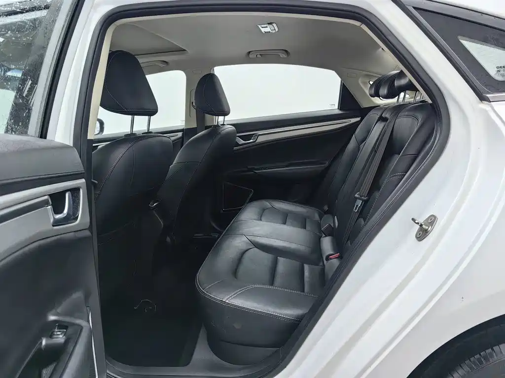 Geely Emgrand GL — миниатюра 15