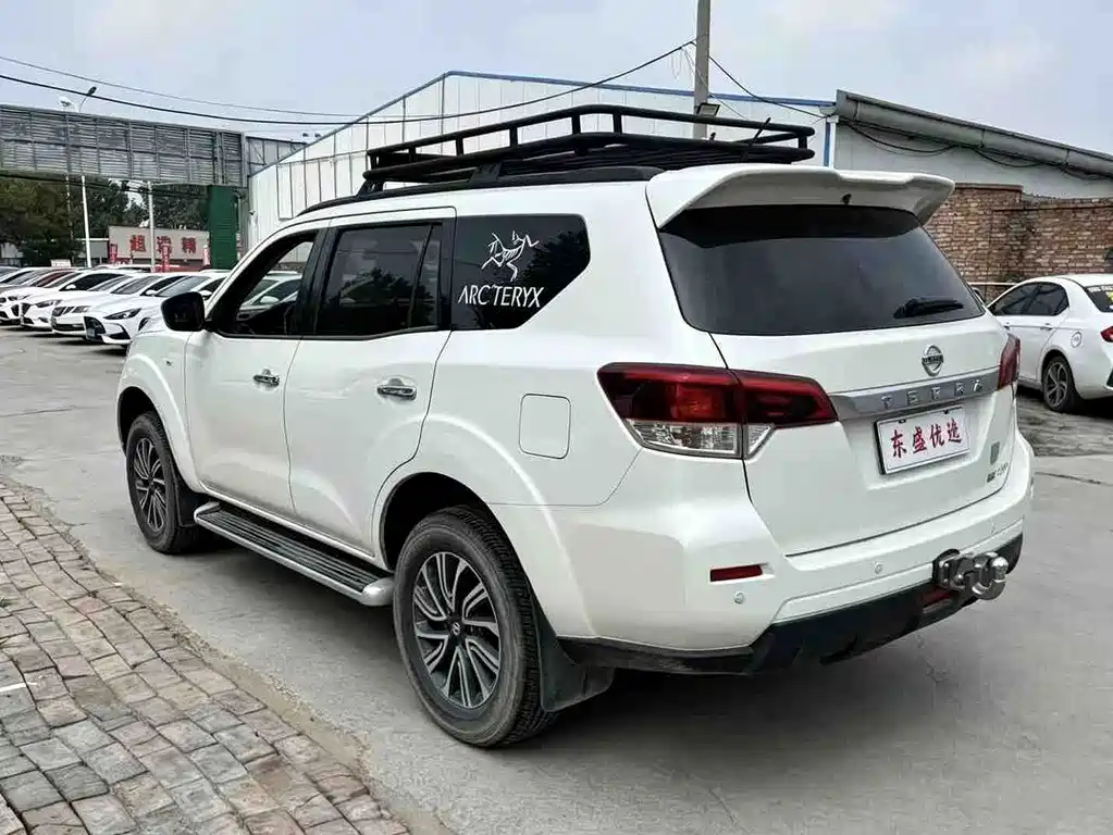 Nissan Terra — миниатюра 6