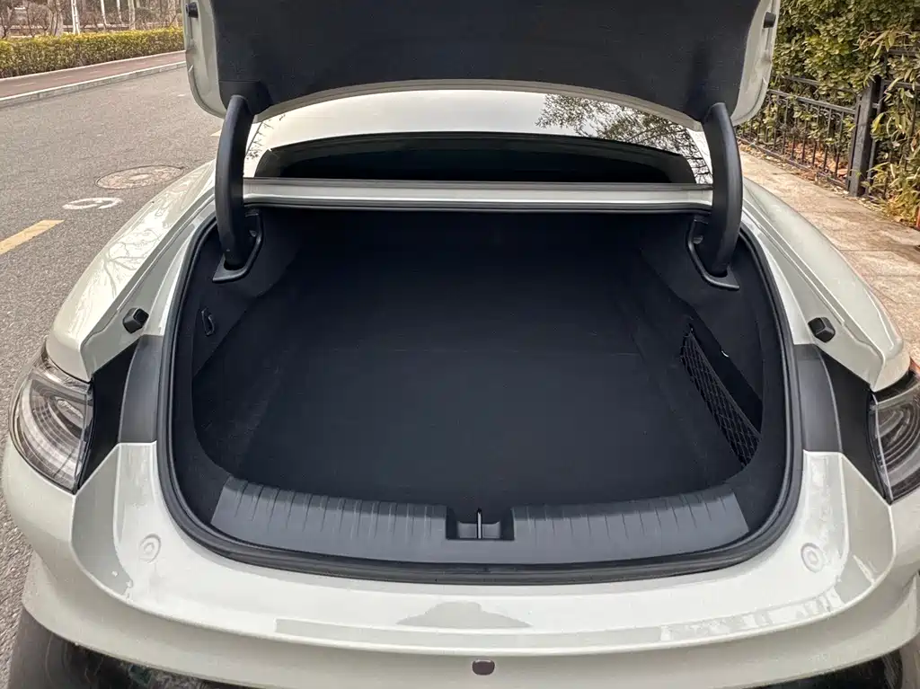 XIAOMI CAR XIAOMI SU7