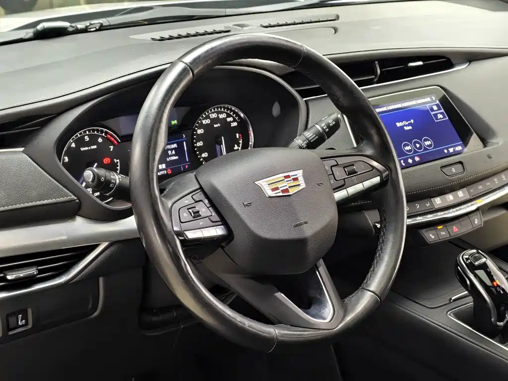 Cadillac XT4 — миниатюра 12