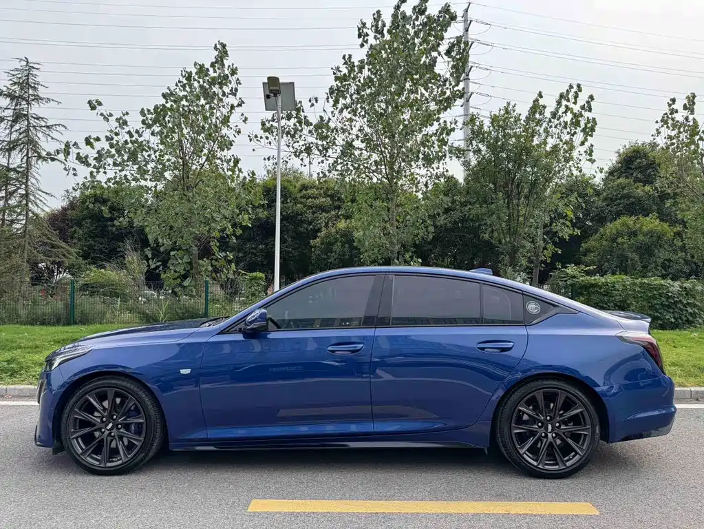 Cadillac CT5 — миниатюра 6