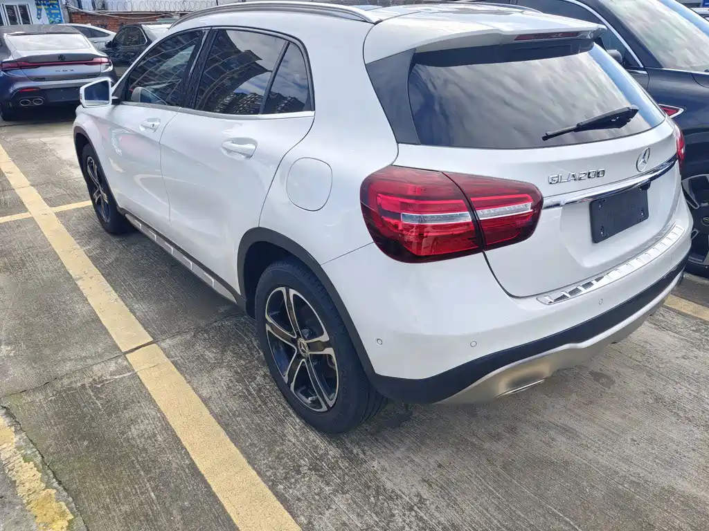 Mercedes-Benz GLA — миниатюра 16