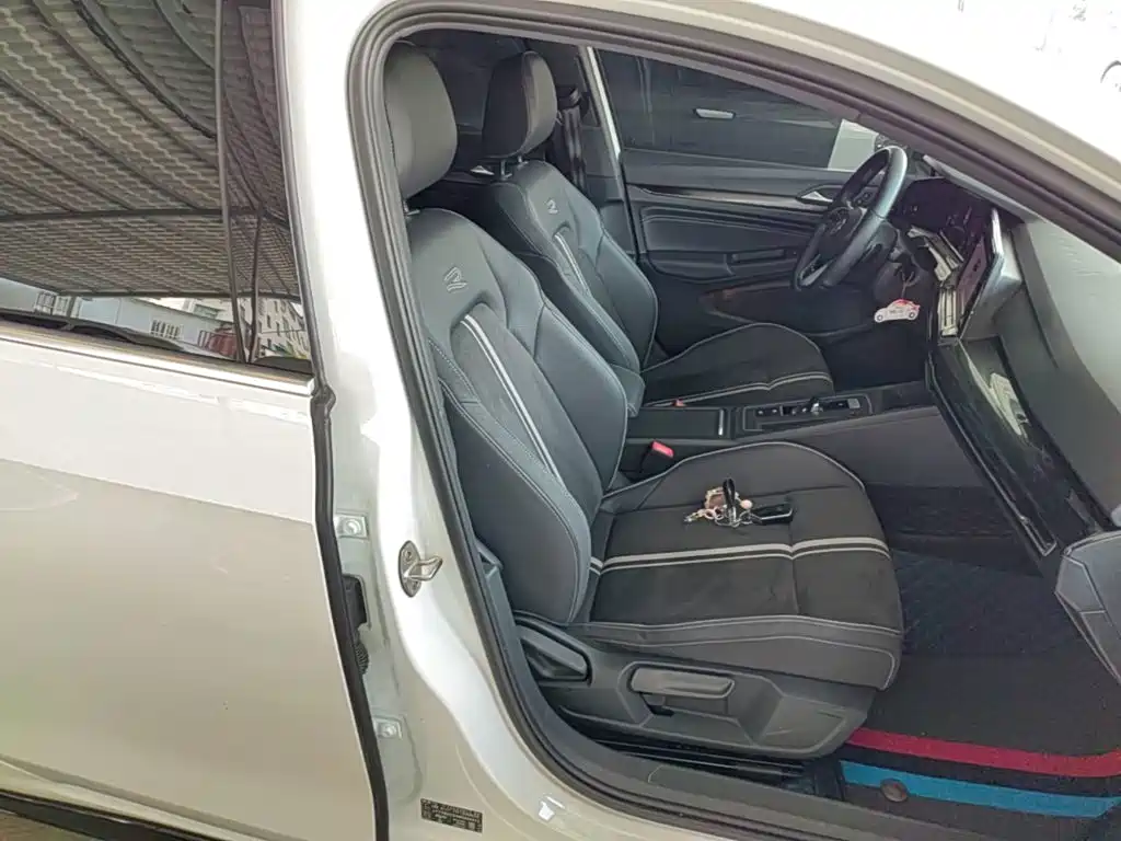 Volkswagen Golf — миниатюра 25
