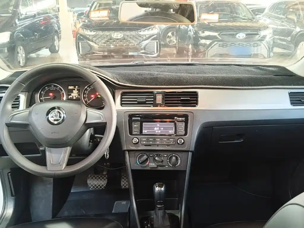 Skoda Rapid Spaceback — миниатюра 10