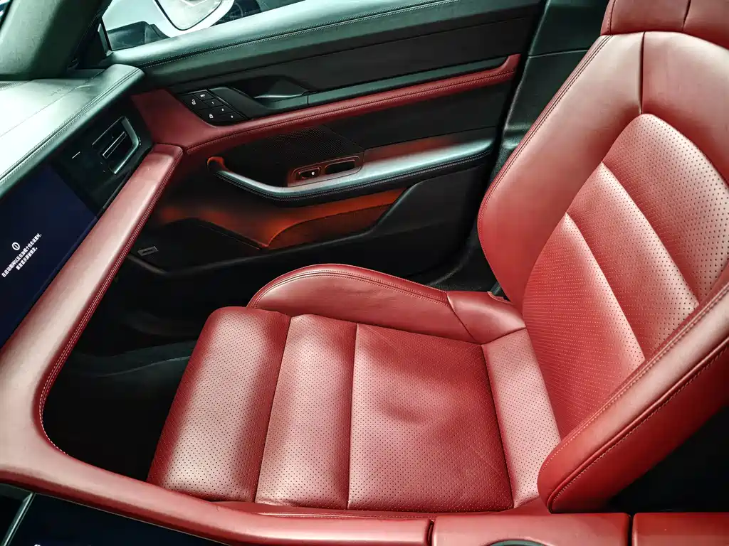 Porsche Taycan — миниатюра 8