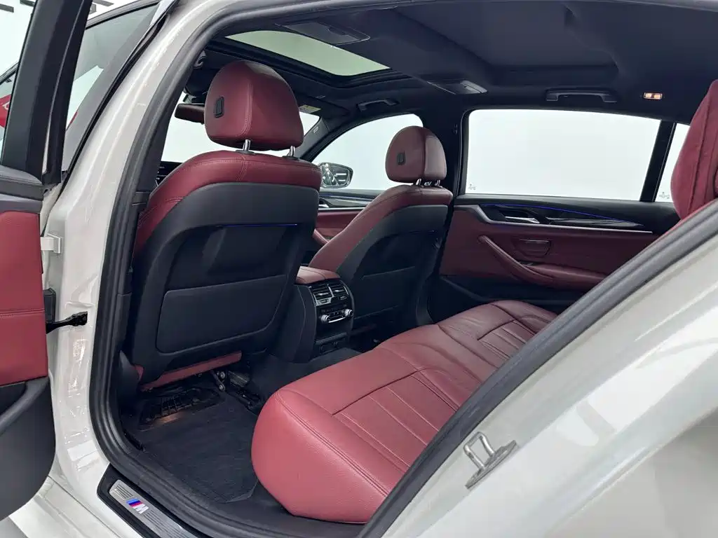 BMW 5 Series — миниатюра 21