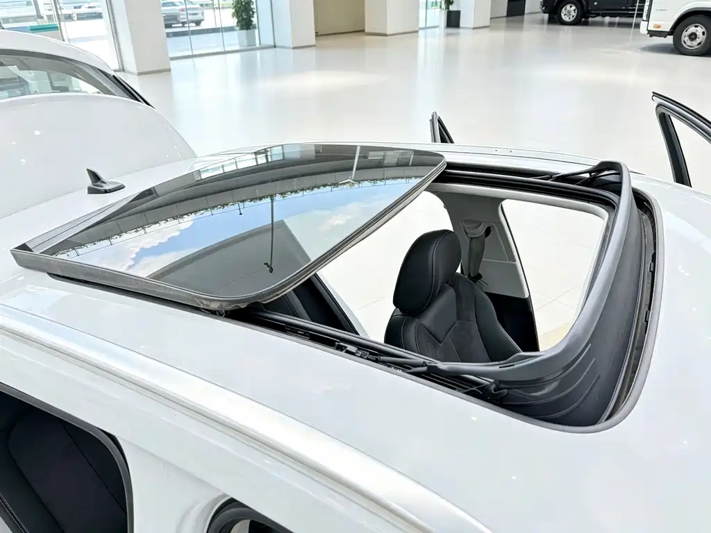 Audi Q3 — миниатюра 12