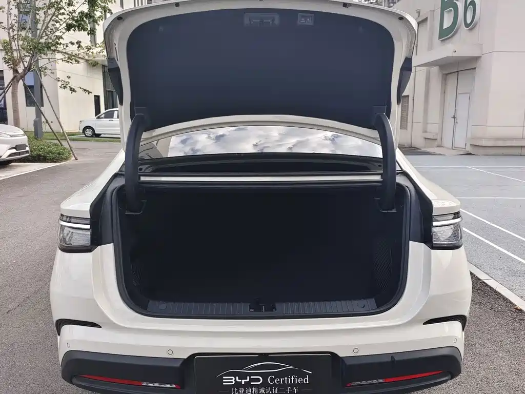 BYD Seal 07 DM-i — миниатюра 11