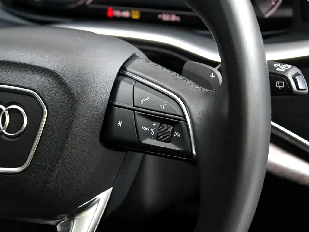 Audi Q8 — миниатюра 11
