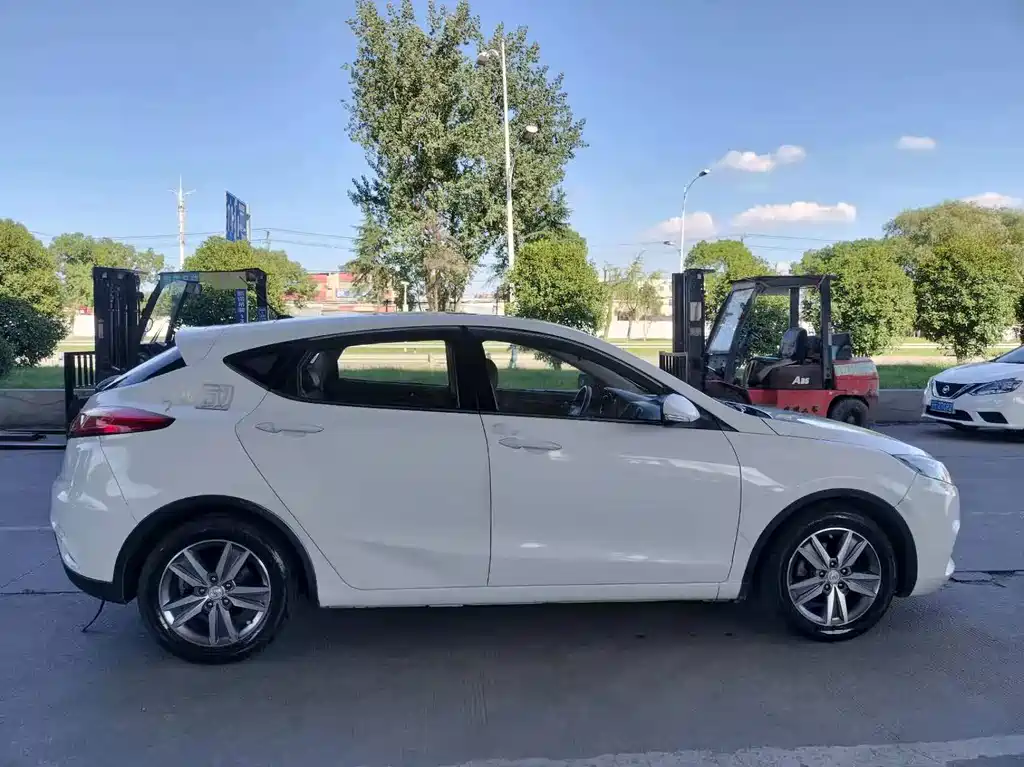 Changan Eado XT — миниатюра 5