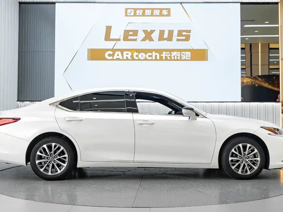 Lexus ES — миниатюра 4
