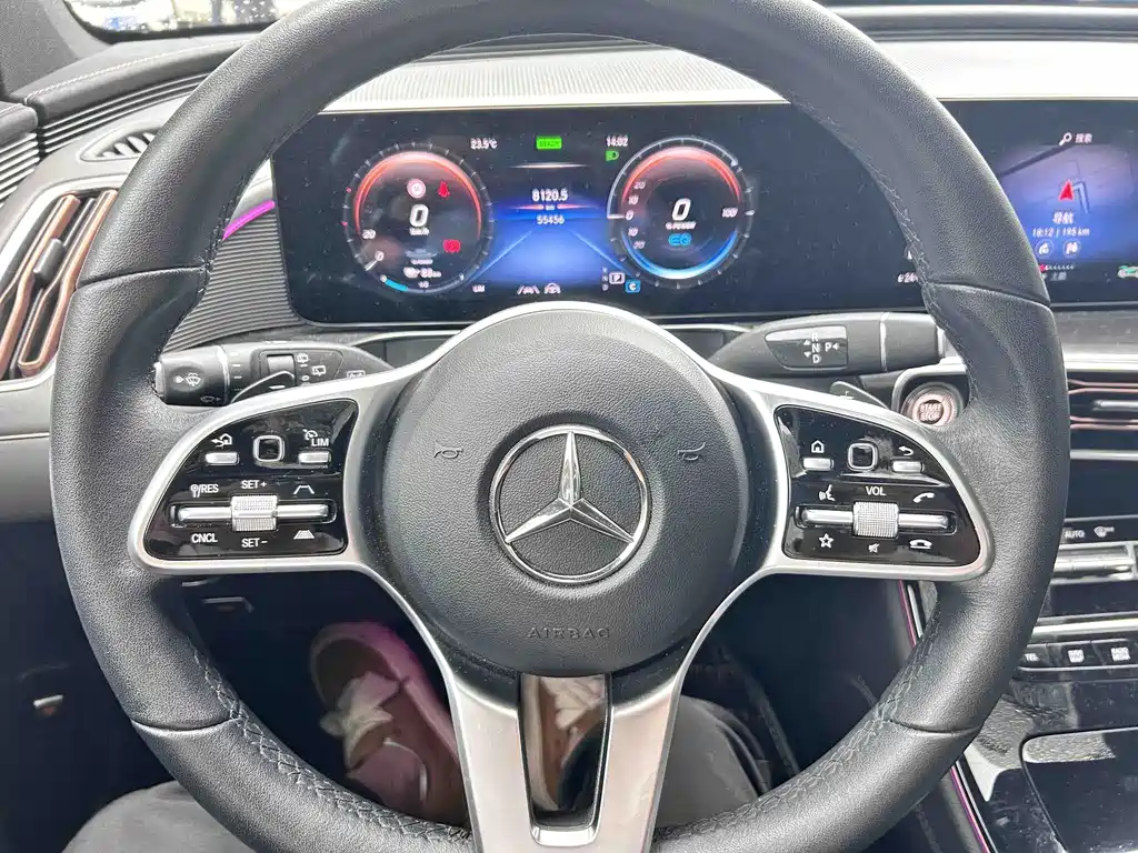 Mercedes-Benz EQC — миниатюра 7