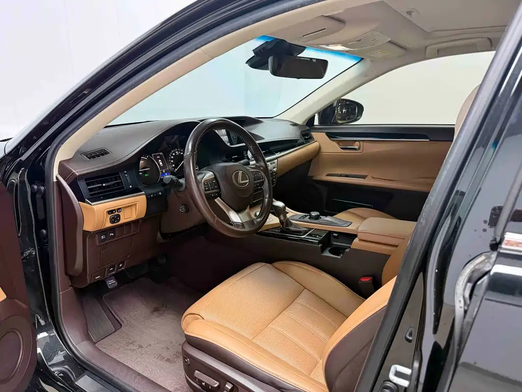 Lexus ES — миниатюра 7