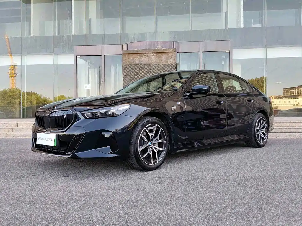 BMW i5