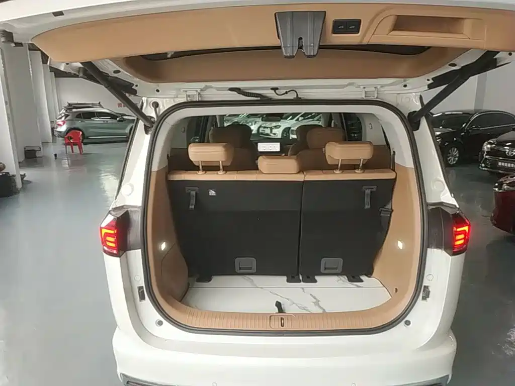 JAC Refine Refine RF8 PHEV — миниатюра 19
