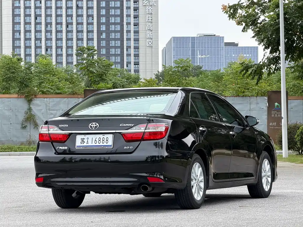 Toyota Camry — миниатюра 7