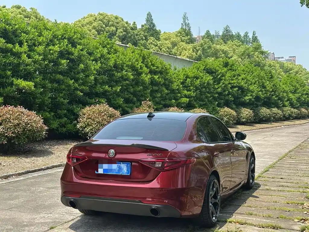 Alfa Romeo Giulia — миниатюра 9