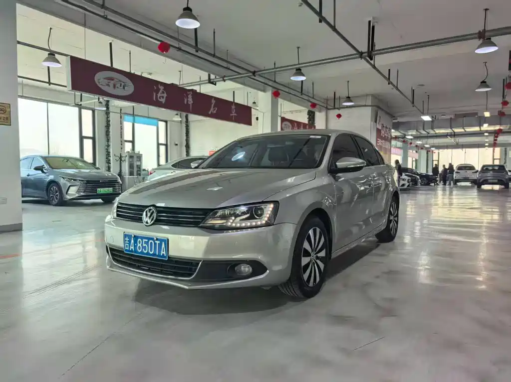 Volkswagen Sagitar 2013