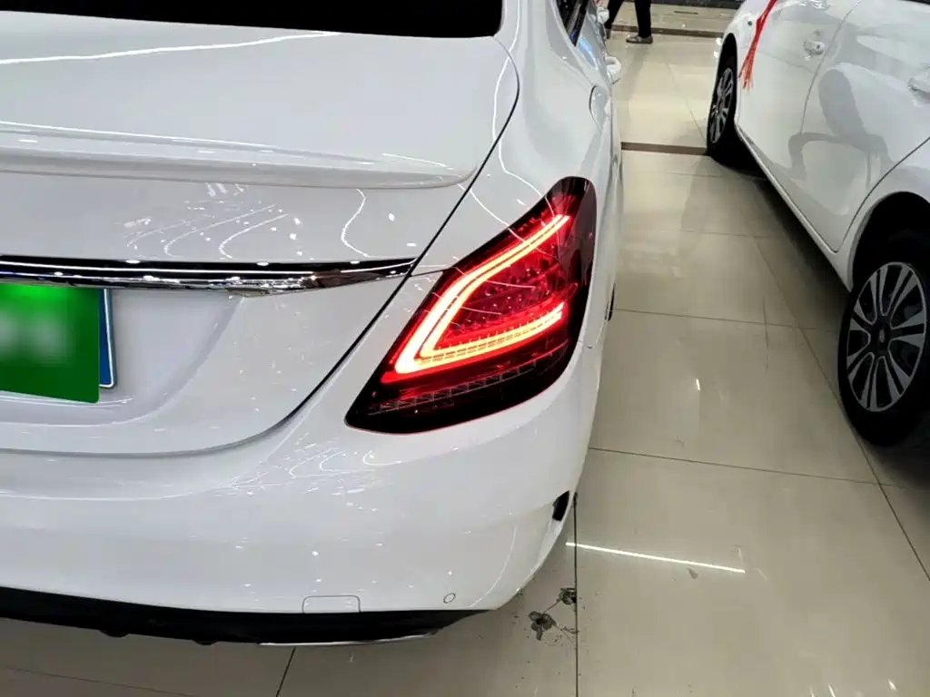 Mercedes-Benz C-Class — миниатюра 8