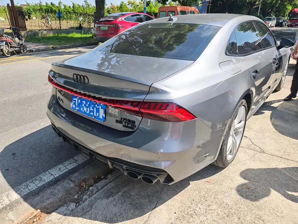 Audi A7L — миниатюра 6