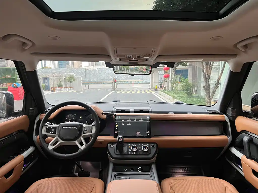 Land Rover Defender — миниатюра 4