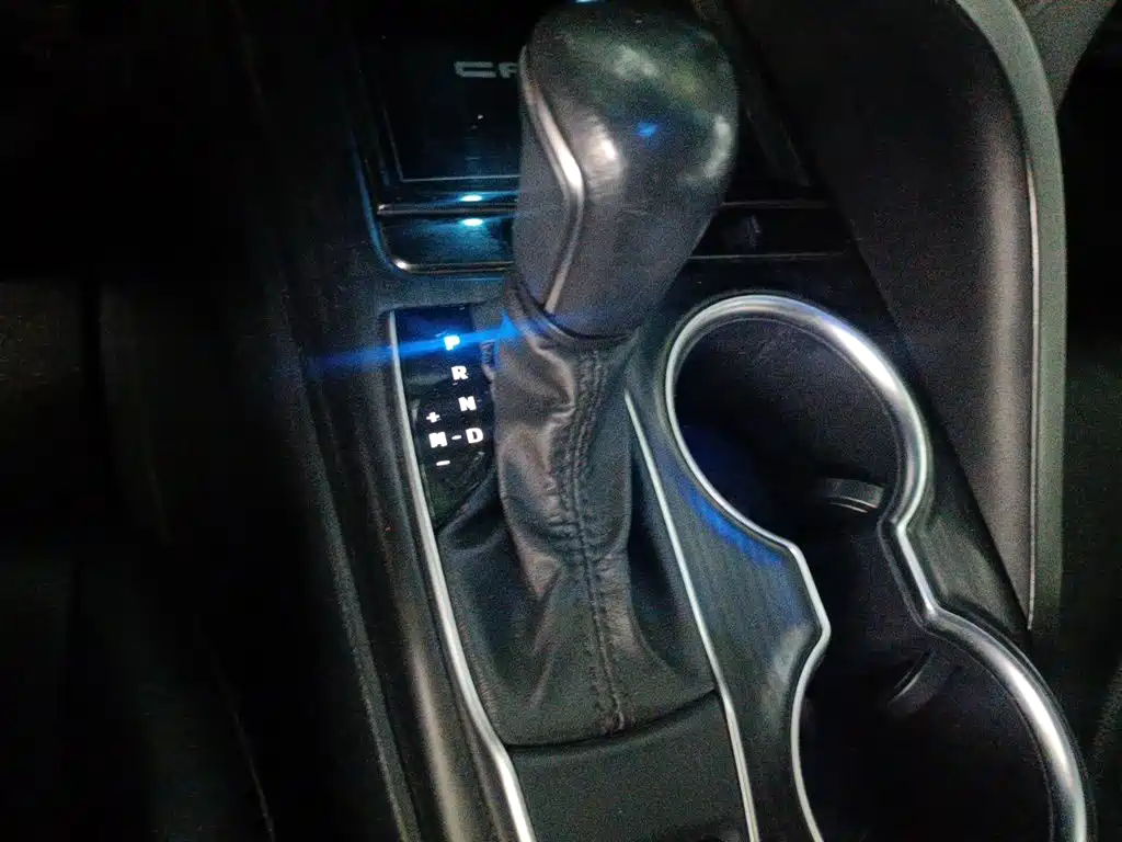 Toyota Camry — миниатюра 10