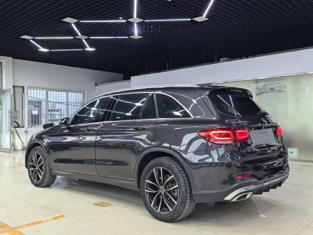 MERCEDES-BENZ GLC
