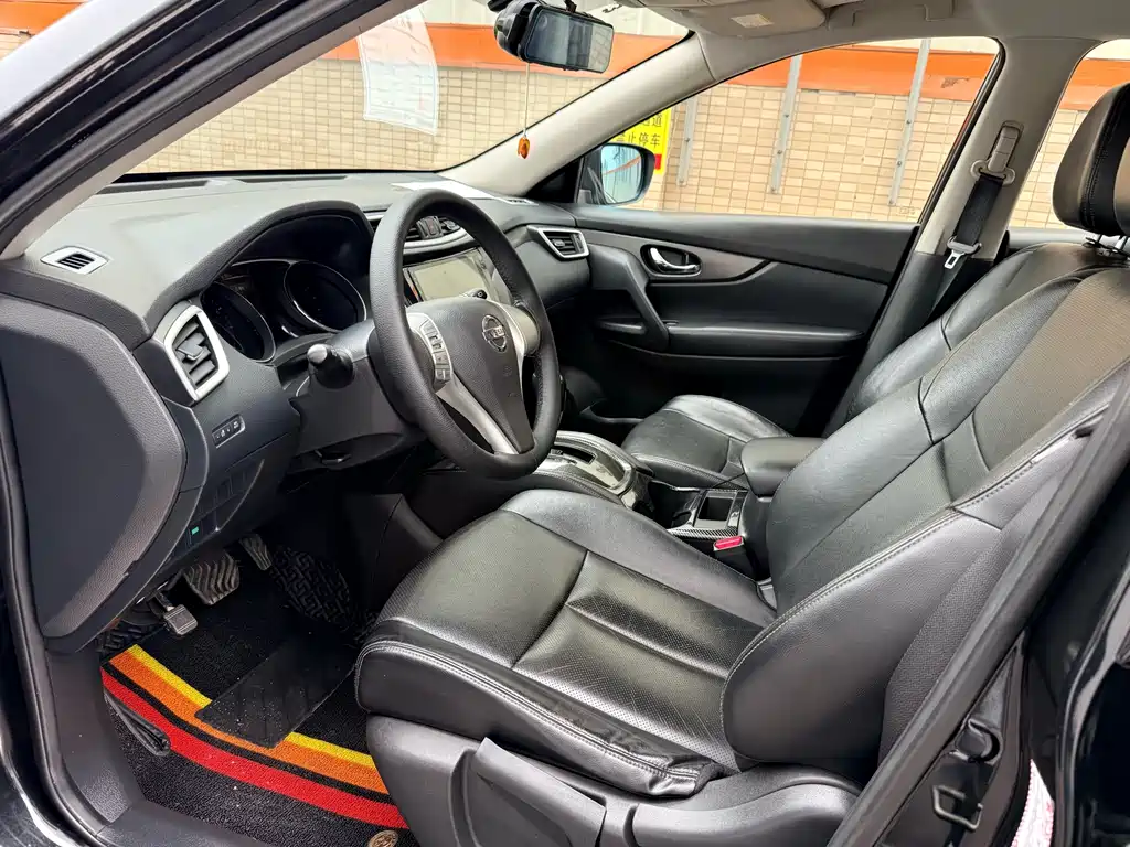 Nissan X-Trail 2015 2.0L CVT Comfort MAX 2WD