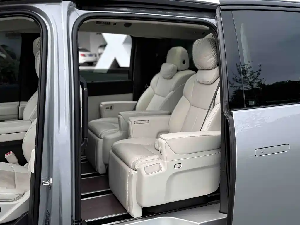 Li Auto Li MEGA — миниатюра 6