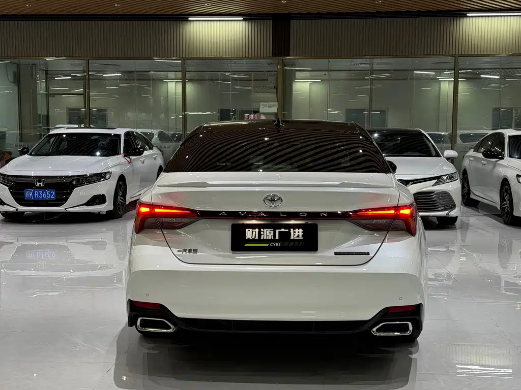 Toyota Avalon 2.5L Touring Premium Edition China VI, фото 12