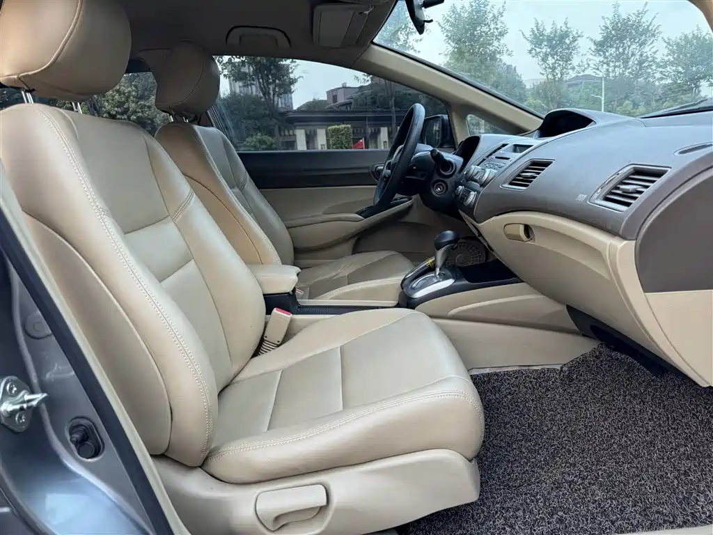 Honda Civic — миниатюра 7
