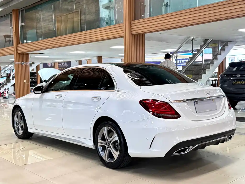 Mercedes-Benz C-Class — миниатюра 31