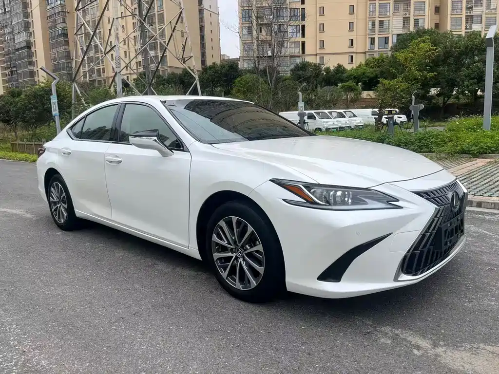 Lexus ES — миниатюра 3