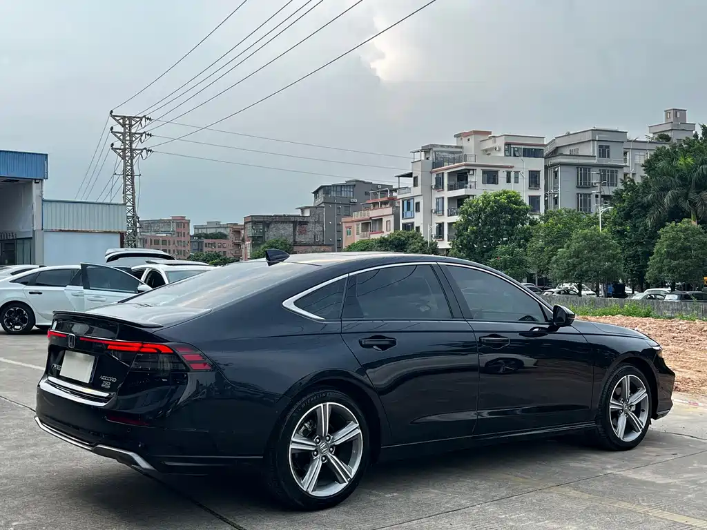 Honda Accord — миниатюра 7