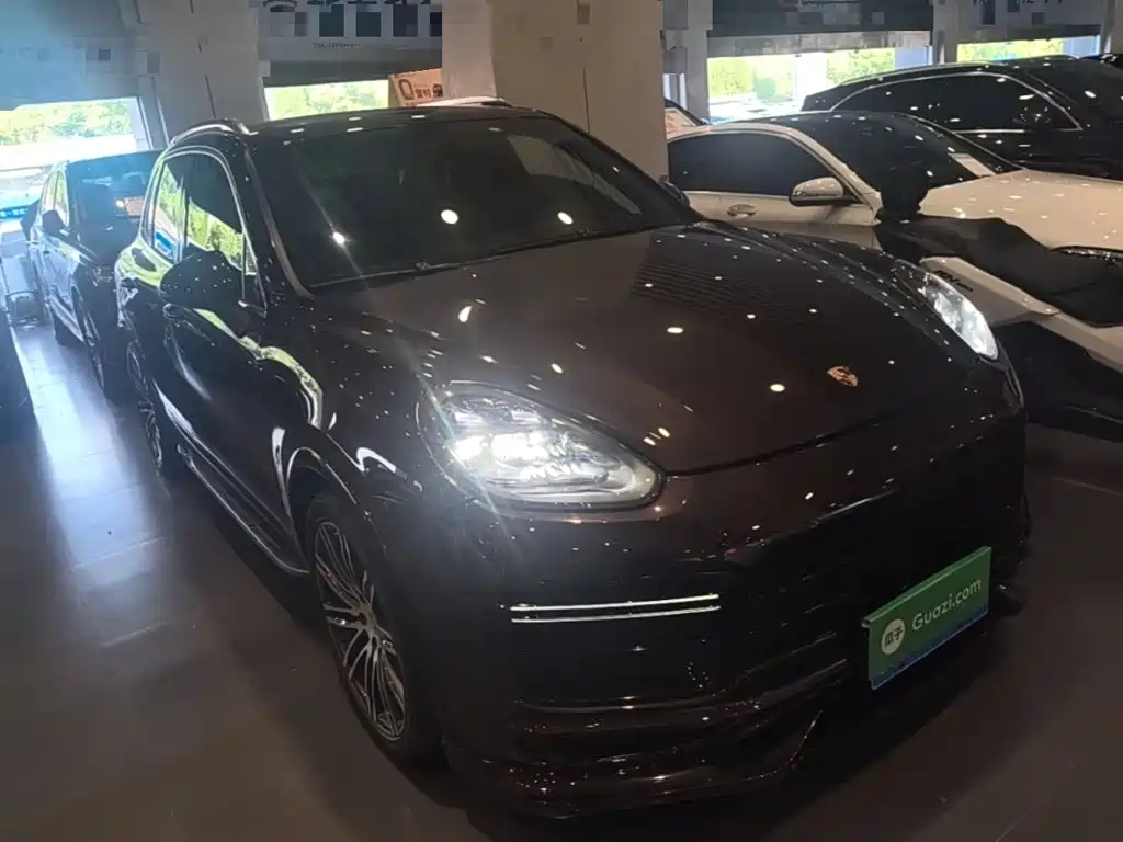Porsche Cayenne — миниатюра 4