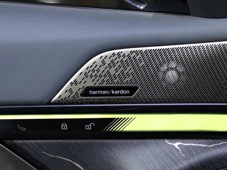 BMW i5 — миниатюра 12