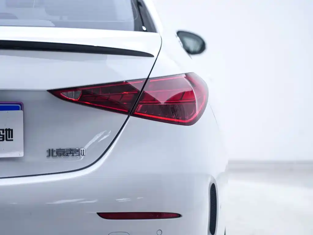 Mercedes-Benz C-Class — миниатюра 18