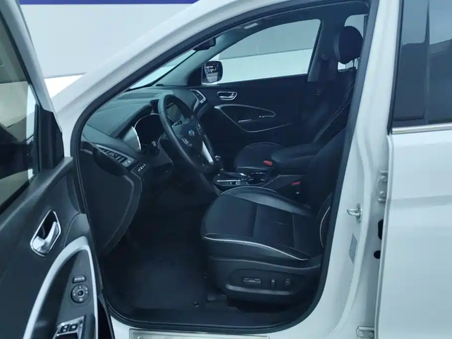 Hyundai Santa Fe — миниатюра 9