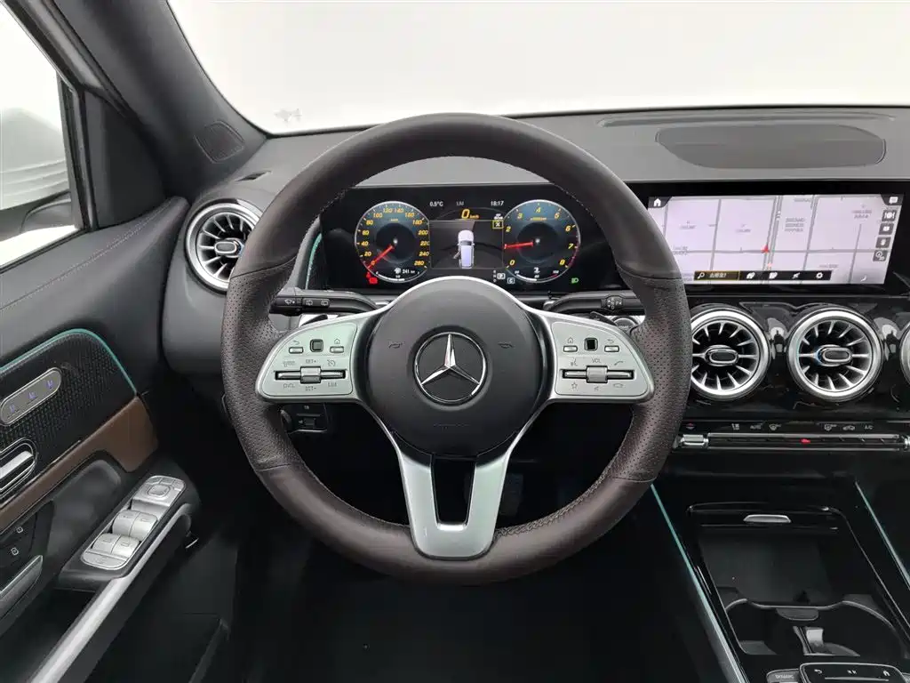 MERCEDES-BENZ GLB