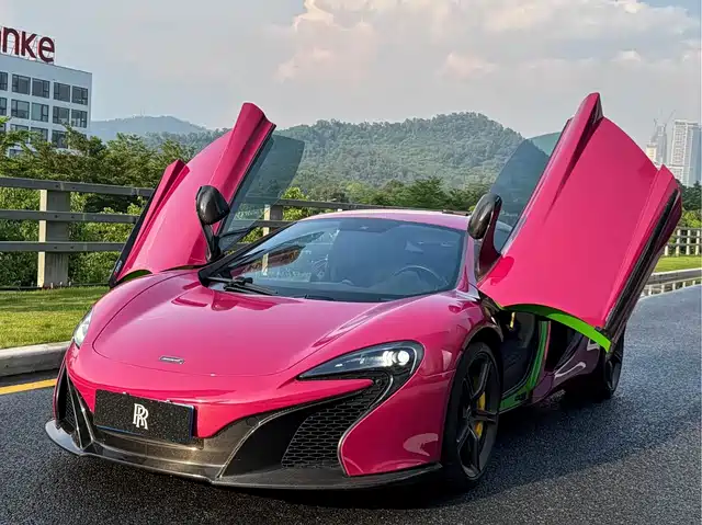 MCLAREN 650S 2017
