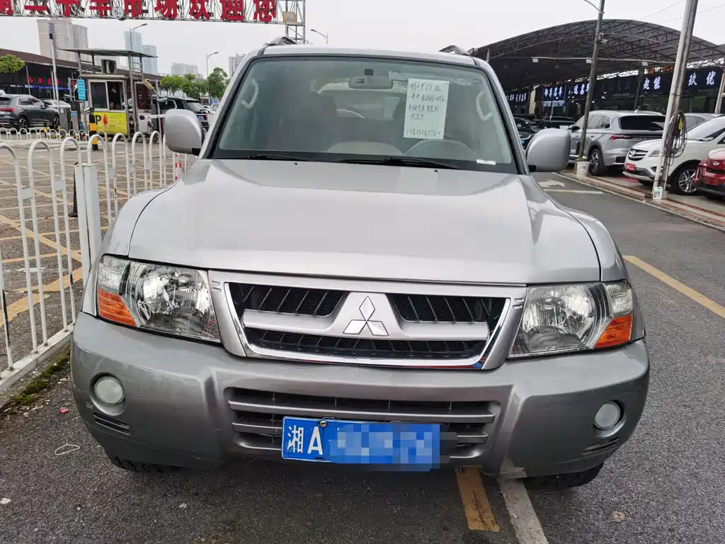 Купить Mitsubishi Pajero