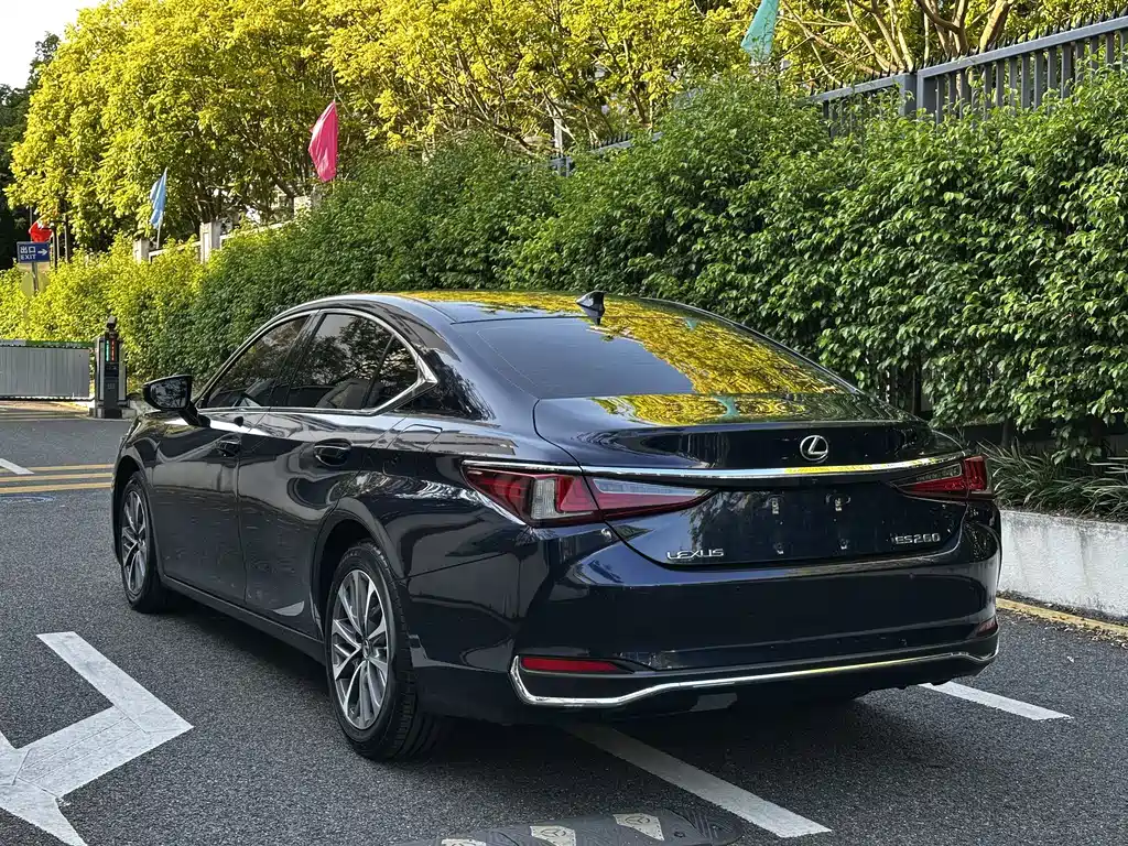Lexus ES — миниатюра 4