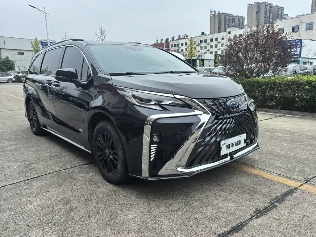 Toyota Sienna — миниатюра 2