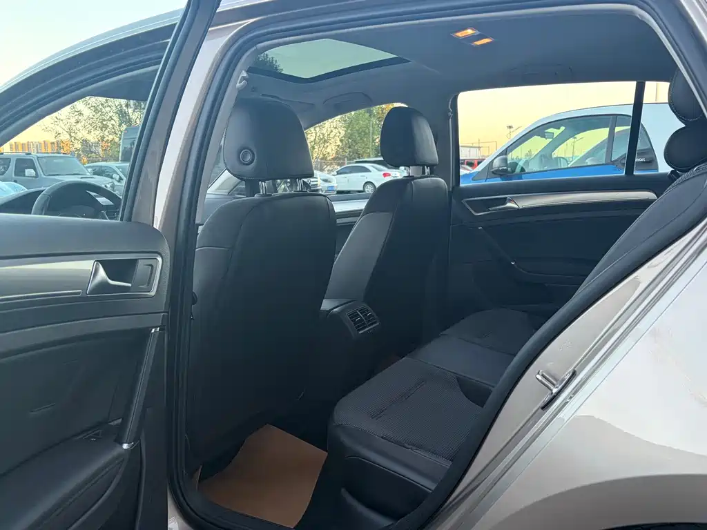 Volkswagen Golf — миниатюра 14